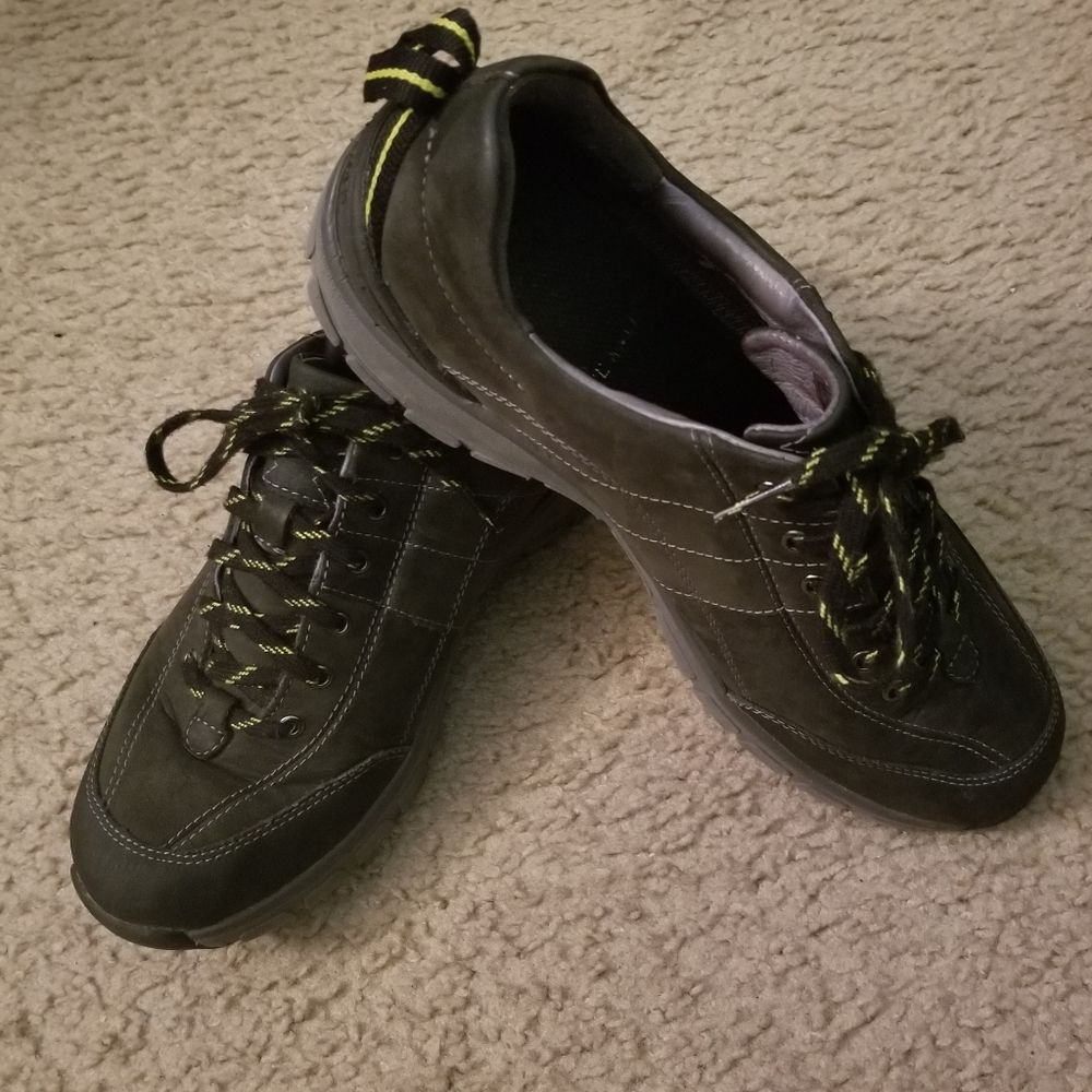 Ladies Clarks - Picture 2 of 4